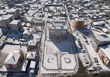 Kars ve Ardahan'da kar etkisini sürdürüyor!