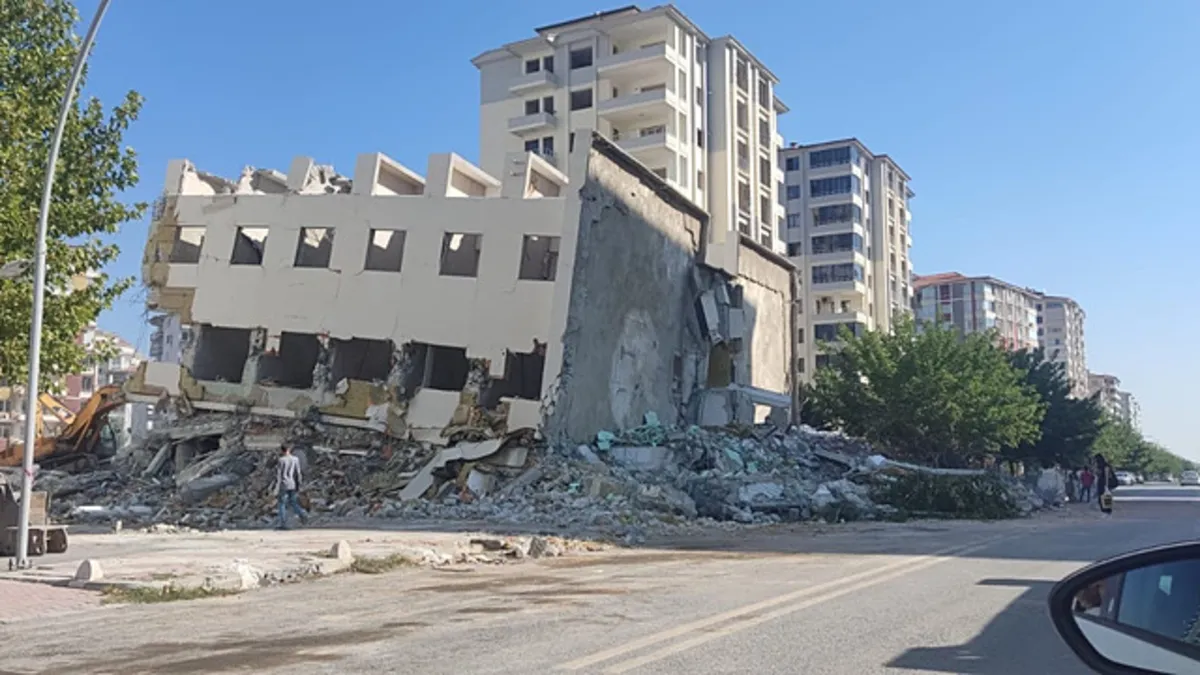 Malatya’da asrın felaketinin izleri siliniyor