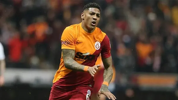 Galatasaray’da ayrılık! Yıldız isim salı günü sarı kırmızılı formaya veda ediyor