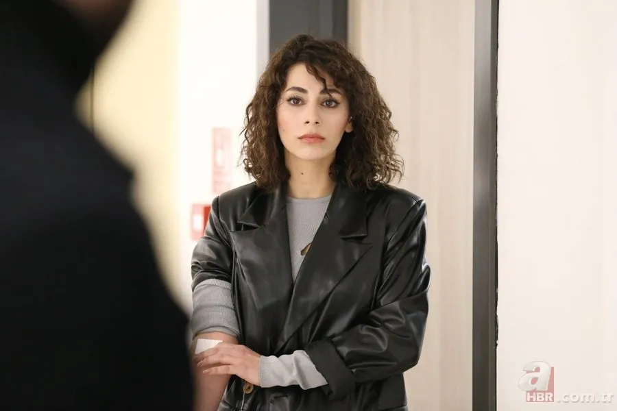 Bir Küçük Gün Işığı'nda Elif Fırat'ın babasının Cemil olmadığını öğrendi! 10