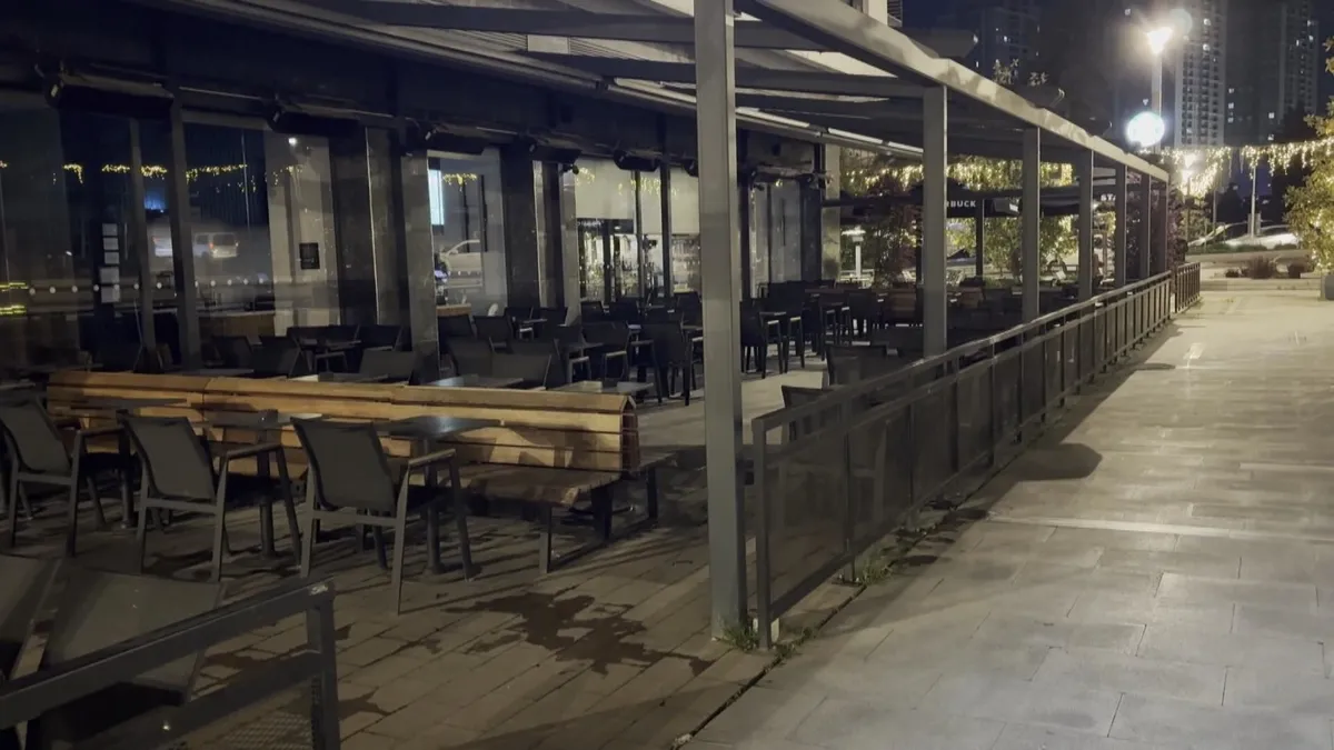 Başakşehir'de kafeye kurşun yağmuru! 1 kişi yaralandı