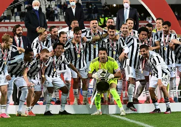 İtalya Kupası Juventus'un! Merih Demiral bir kupa daha kazandı