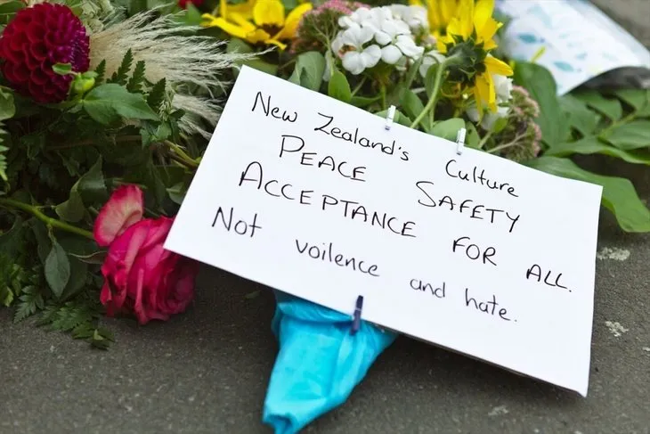 Yeni Zelandalılar hayatını kaybeden Müslümanları andı
