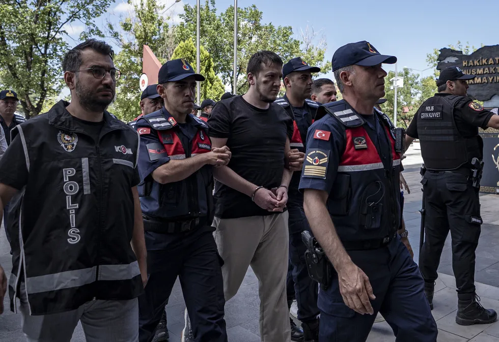 Doku soruşturması derinleşiyor! Sonel'den "karanlık" mesai: Eleştirenin evine böcek, telefonuna dijital kanca! - 7