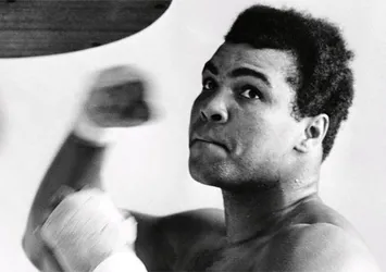 Muhammed Ali, son nefesini dualar eşliğinde verdi