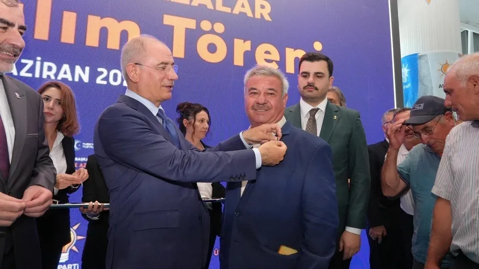Aydın'da bin 10 muhtar ve aza AK Parti'ye katıldı - 2