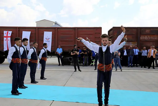 Türkiye ile Gürcistan arasındaki bir ilk! İhracat treni yola çıktı - 5