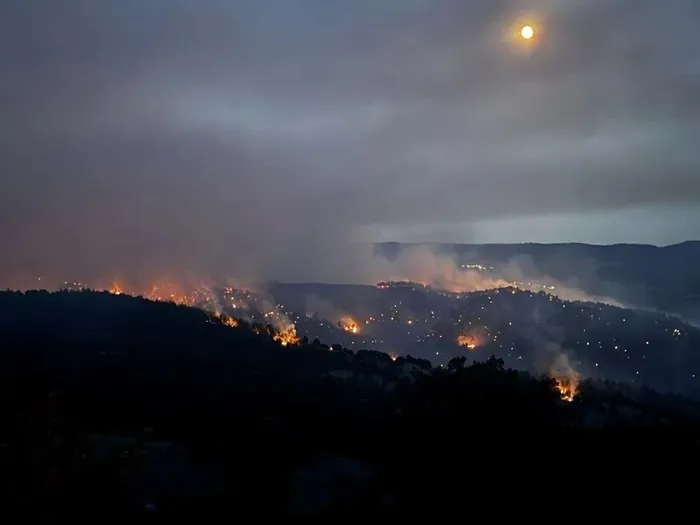 Ciğerlerimiz yanıyor! 3 ilde orman yangını | Çanakkale ve Bursa’da ekiplerin müdahalesi sürüyor | İzmir’deki yangın kontrol altında