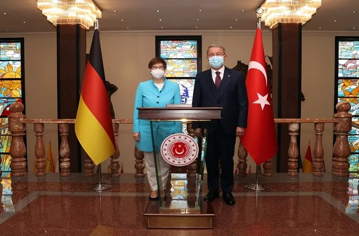 Son dakika: Bakan Hulusi Akar’dan Almanya’ya net mesaj! PKK eşittir YPG!