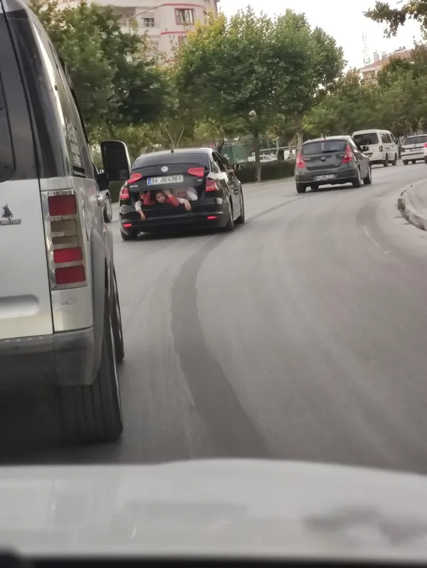 1627047593213.jpg Konya'da tehlikeli yolculuk! Yürekleri ağza getirdi - 1