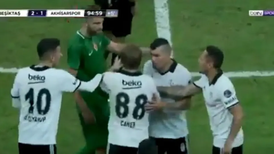 Caner Erkin VAR'a küfretti