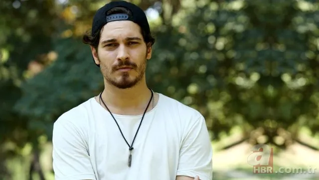 Çağatay Ulusoy yine şaşırttı! Bu sefer bıyık… 1