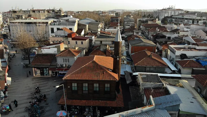 Tarihi çarşı içerisindeki 270 yıllık cami! 2 buçuk asırlık eser orijinalliğini koruyor - 3
