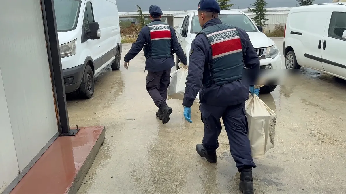 Bolu Belediyesinde 24 milyon TL'lik ihale skandal! İkinci el çadırları yeni gibi gösterdiler: 9 gözaltı