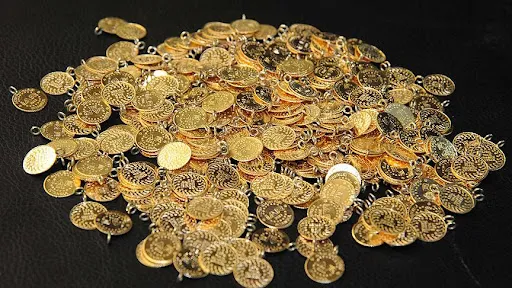Altın fiyatları zirvede! Gram altın düşecek mi yükselecek mi? Fiyatı kritik eşiği geçecek mi? Güncel çeyrek altın gram altın bilezik fiyatları