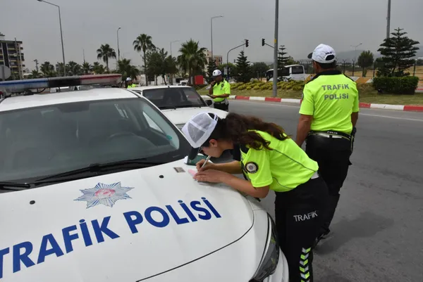 icisleri-bakanligindan-81-il-valiligine-bayram-genelgesi-7-temmuzdan-18-temmuza-kadar-devam-edecek-1657003995080.jpg İçişleri Bakanlığından 81 il valiliğine 'bayram' genelgesi! 7 Temmuz'dan 18 Temmuz'a kadar devam edecek - 5