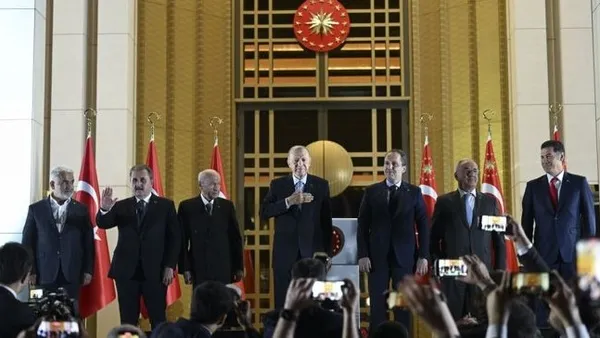 baskan-recep-tayyip-erdogana-cumhur-ittifaki-liderlerinden-tebrik-1696768823289.jpg Başkan Recep Tayyip Erdoğan'a Cumhur İttifakı liderlerinden tebrik - 1