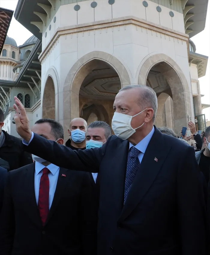 Son dakika: Başkan Erdoğan cuma namazını Taksim Camisi’nde kıldı