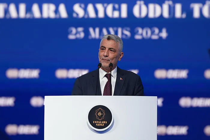 ticaret-bakani-bolat-ihracat-ve-doviz-geliri-hedefini-acikladi-toplamda-377-milyar-dolar-yeni-rekorlar-kiracag-1716648422381.jpg Ticaret Bakanı Bolat ihracat ve döviz geliri hedefini açıkladı: Toplamda 377 milyar dolar! | "Yeni rekorlar kıracağız" - 3