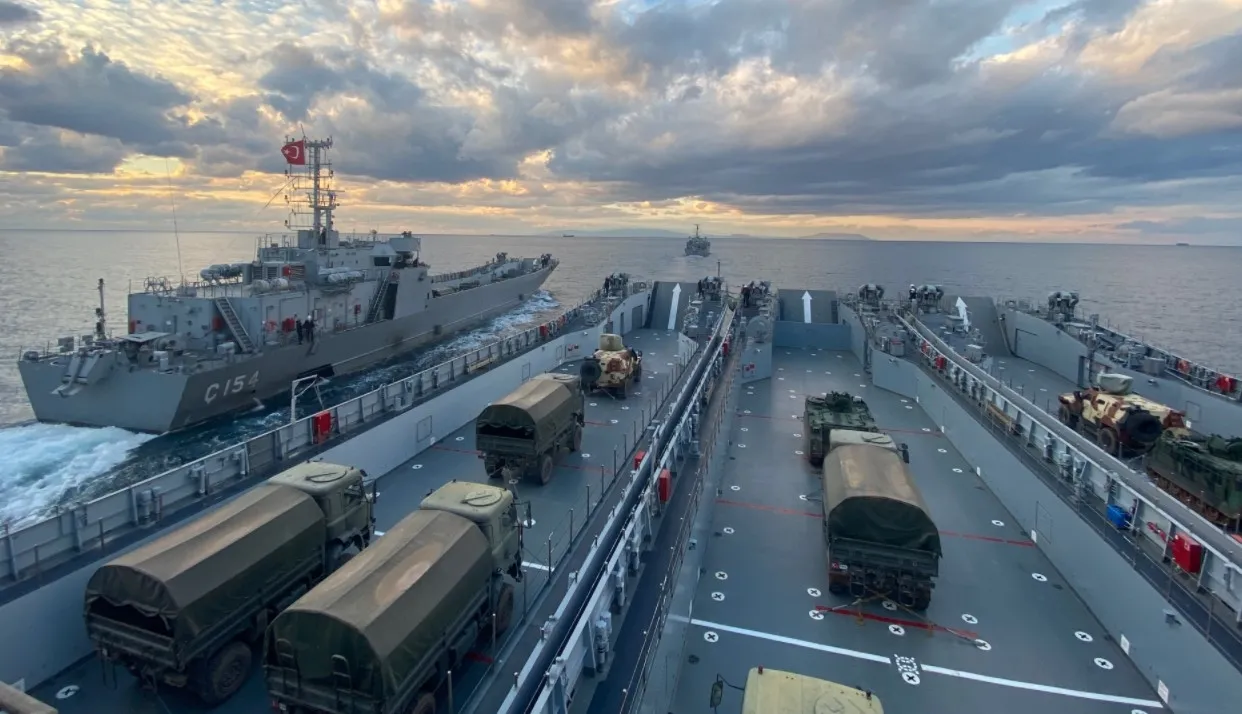Ege Denizi'nde amfibi harekat eğitimleri gerçekleştirildi