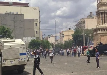 Mardin'de bombalı araçla saldırı