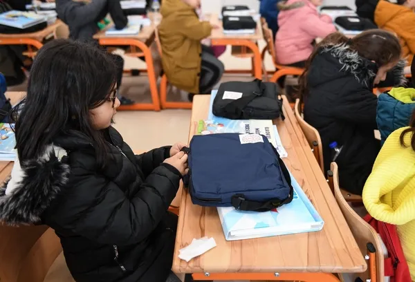 1677402361380.jpg Milli Eğitim Bakanlığı 1 milyon 200 bin öğretmen için "afet sonrası psikososyal destek" seminerleri başlattı - 2