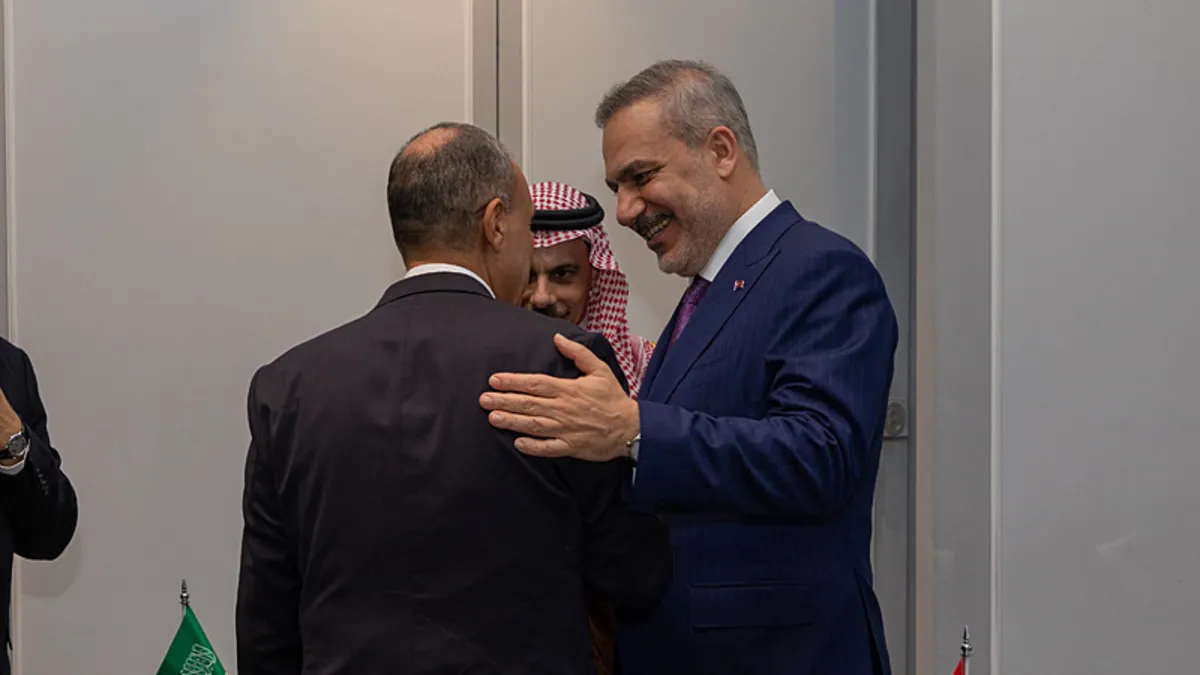 Bakan Fidan Amman'da Türkiye-Mısır-Pakistan-Suudi Arabistan toplantısına katıldı
