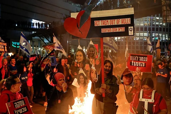 Binlerce İsrailli Gazze için Tel Aviv sokaklarında! Katil Netanyahu’ya istifa ve erken seçim çağrısı: Hemen şimdi erken seçim