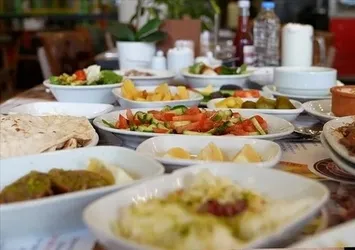 Yıllık 23 milyon tonluk gıda israfı için harekete geçildi! Açık büfe ve serpme kahvaltıda yeni dönem