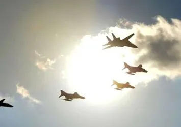 Son dakika: İran'a ait savaş jeti düştü