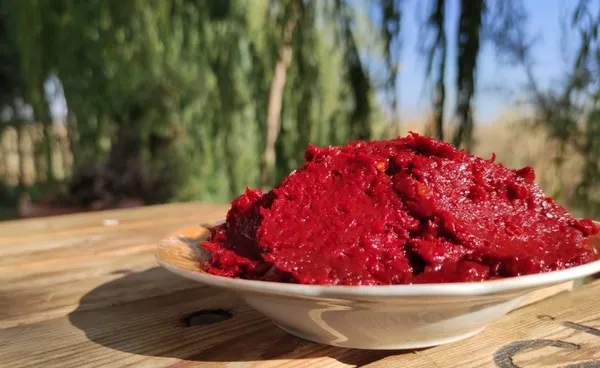 Salçadaki küflenmeyi ortadan kaldıran mucizevi yöntem! 3 damlası bile yetiyor! Bunu yaparsanız haftalarca saklayabilirsiniz!