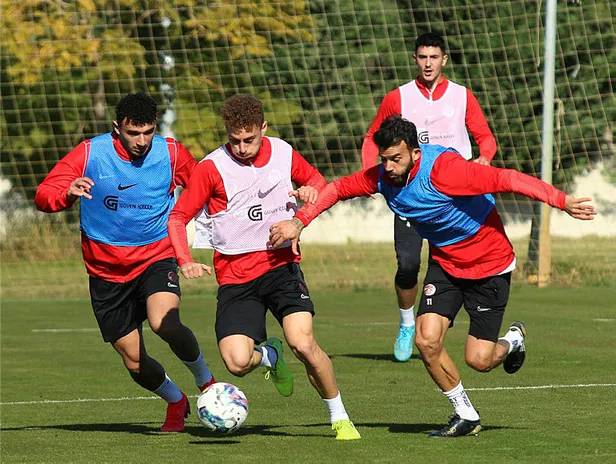 antalyaspor-fenerbahce-maci-ne-zaman-saat-kacta-2022-antalyaspor-fb-maci-hangi-gun-oynanacak-1672658254162.jpg Antalyaspor Fenerbahçe maçı ne zaman, saat kaçta? 2022 Antalyaspor FB maçı hangi gün oynanacak? - 3