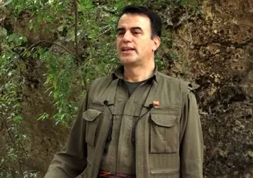 İstanbul Büyükşehir Belediyesi terörist Demirtaş'ın kitabını satışa sundu! Sosyal medya tepkileri sonrasında kaldırıldı