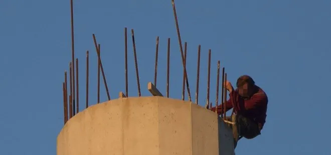 Antalya’da cami inşaatı minaresinde intihar girişimi! İzleyenlere ecel teri döktürdü
