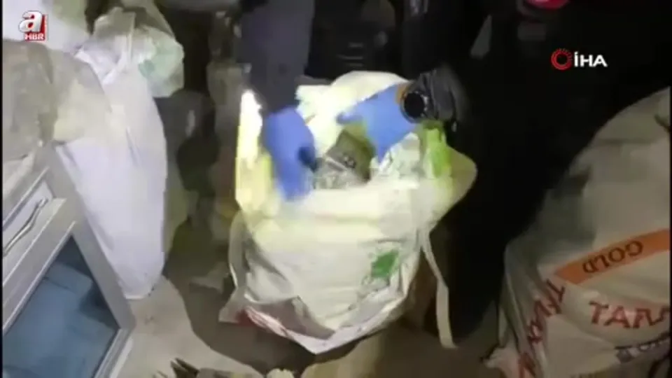 Polis 15 bin uyuşturucu hap ele geçirdi