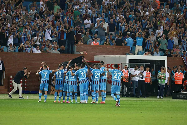 Fırtına yara aldı! Trabzonspor 2-3 Çaykur Rizespor MAÇ SONUCU