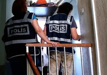 FETÖ'ye 15 ilde 1000 polisle dev operasyon