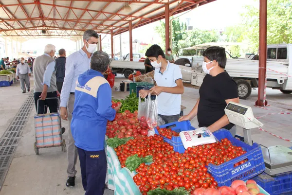 1621075179356.jpg SON DAKİKA: Pazarlar açık olunca vatandaşlar akın etti-6