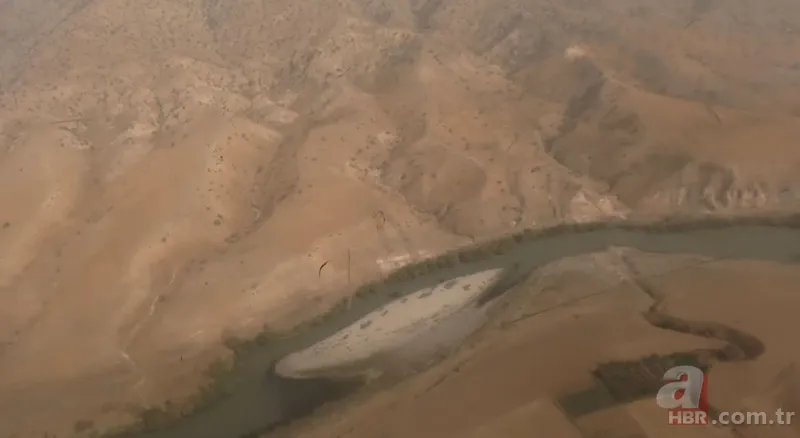 Batman'da PKK'lı 4 teröristin teslim oluşu kamera görüntülerine yansıdı. 20