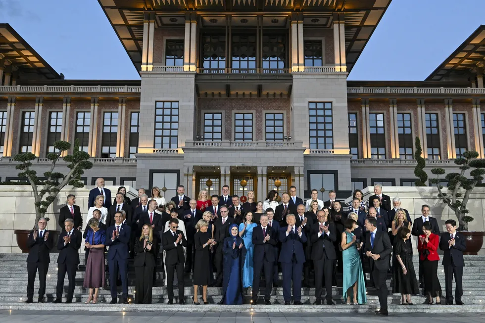 kulliyede-nato-liderlerine-lezzet-soleni-turk-mutfagi-dunya-sahnesinde-iste-davetteki-o-ozel-menu-1783457560231.jpg Külliye'de NATO liderlerine lezzet şöleni! Türk mutfağı dünya sahnesinde: İşte davetteki o özel menü... - 2