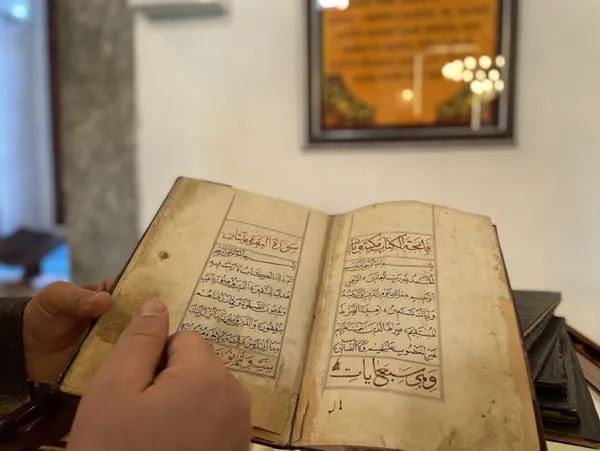 Tarihi caminin deposunda bulundu! 450 yıllık el yazması Kur'an-ı Kerim'de yazan not şaşkına çevirdi - 2
