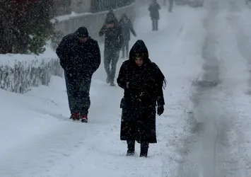 İstanbul'da kar kalınlığı 40 santimetreye ulaştı