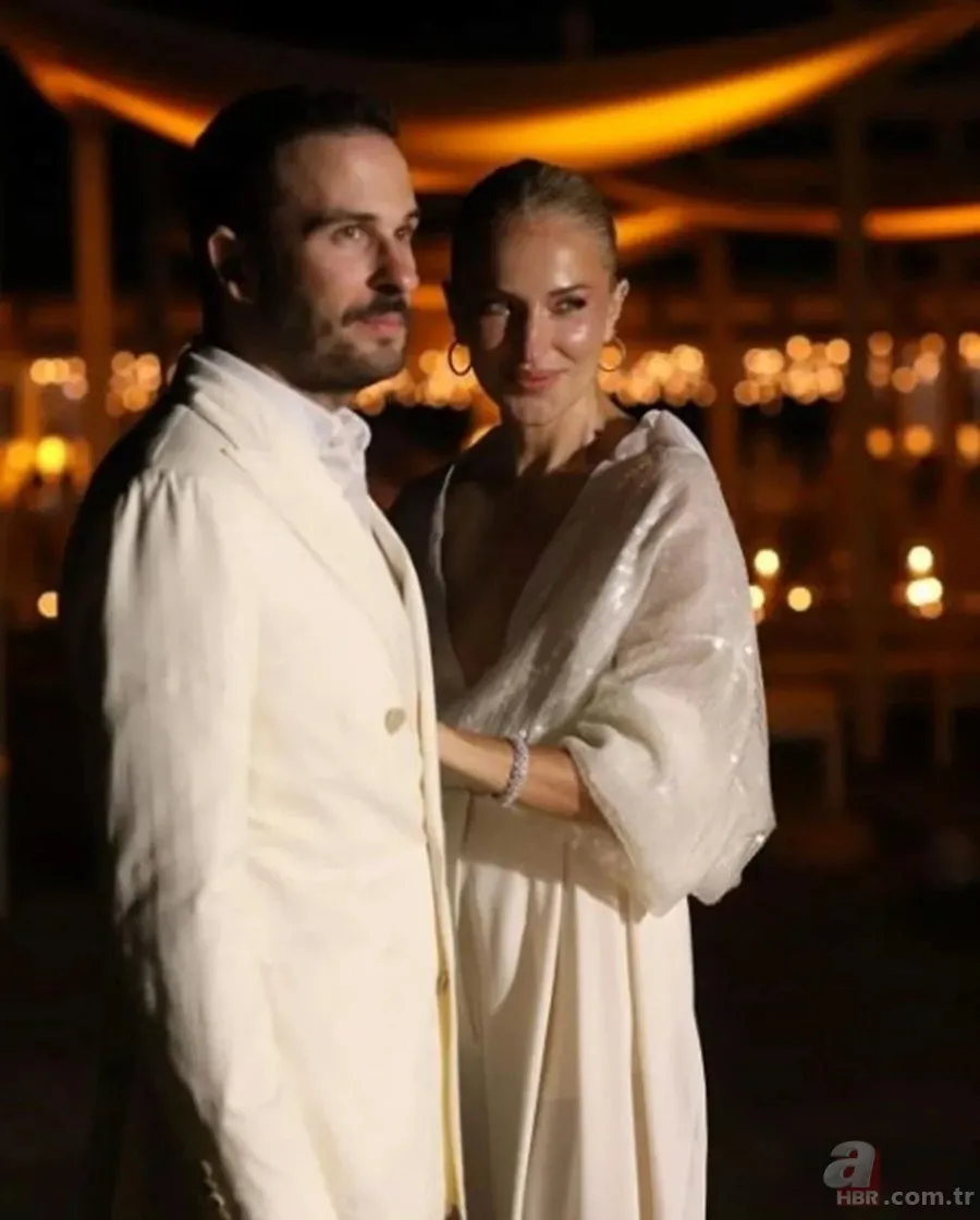 Meğer bu yüzden sessiz kalmış! Burcu Esmersoy uzun bir aradan sonra paylaştı 4