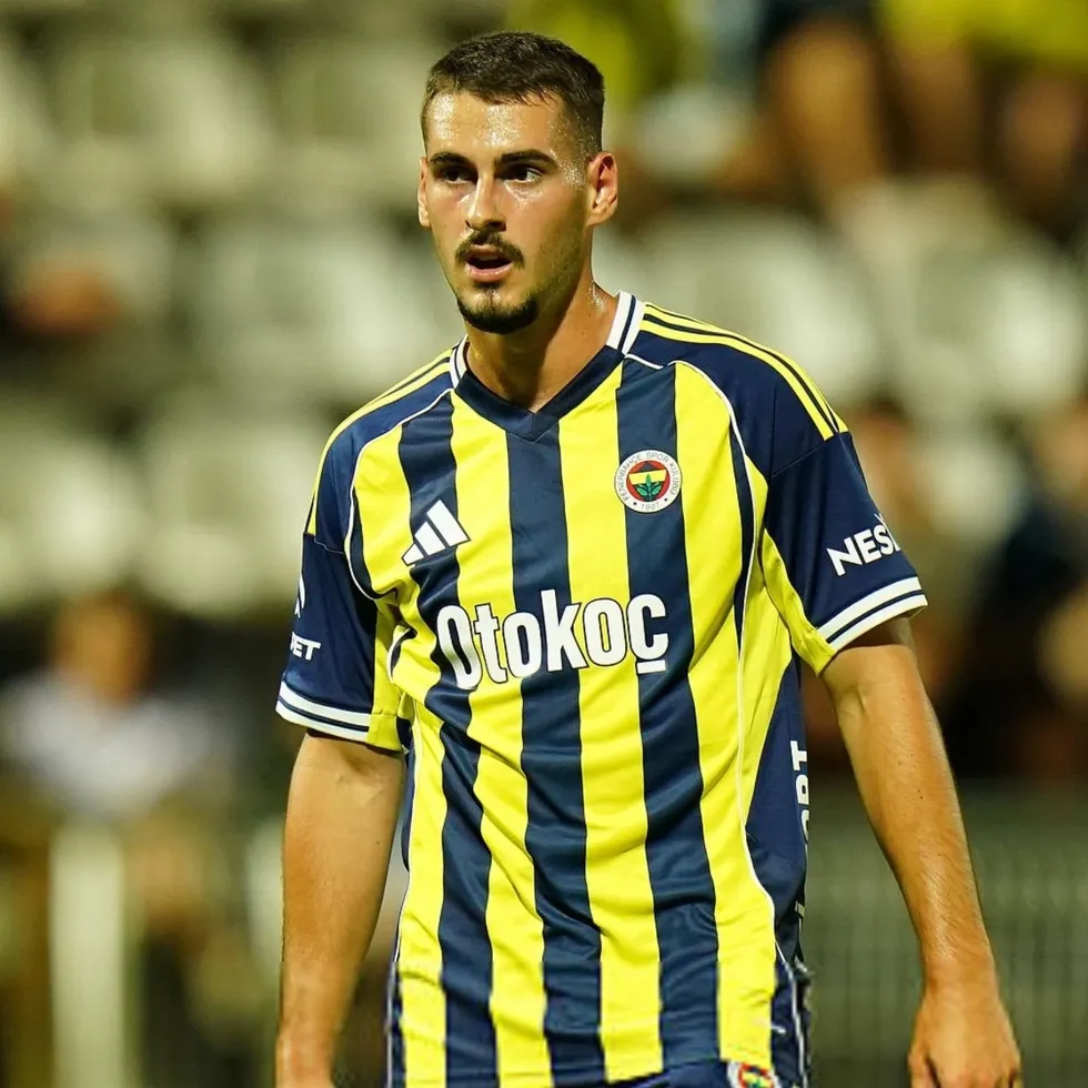 fenerbahce-ocak-ayinda-3-isimle-yollari-ayiracak-hangi-futbolculara-veda-ediliyor-1789543380943.jpg Fenerbahçe’de ara transfer planı ortaya çıktı: 3 oyuncuyla yollar ayrılabilir - 2