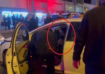 Aracıyla evli sevgilisinin aracına çarptı! Sinir krizi geçirdi