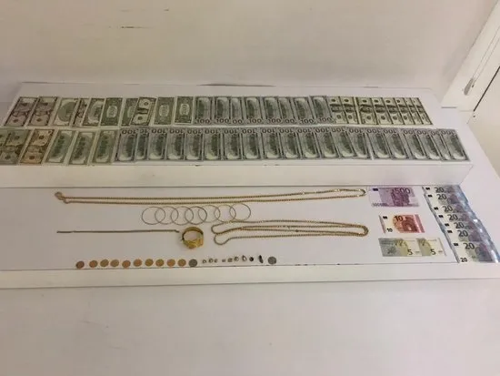 Emekli öğretmene FETÖ tuzağı: Altın dişlerini bile aldılar