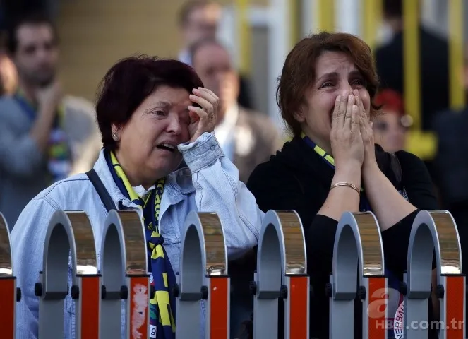 Galatasaray - Fenerbahçe derbisinde tribünde rahatsızlanarak hayatını kaybeden Koray Şener son yolculuğuna uğurlandı 13