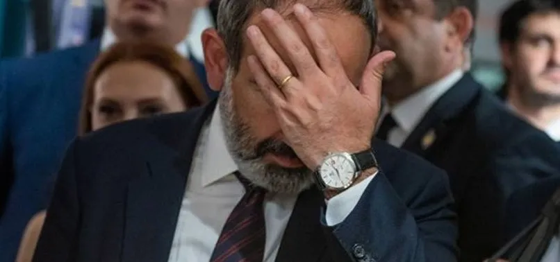 Ermenistan’ın yenilgiyi kabul etmesinin ardından öfkeli Ermeniler Paşinyan’ın konutunu basıp eşyalarını çaldılar
