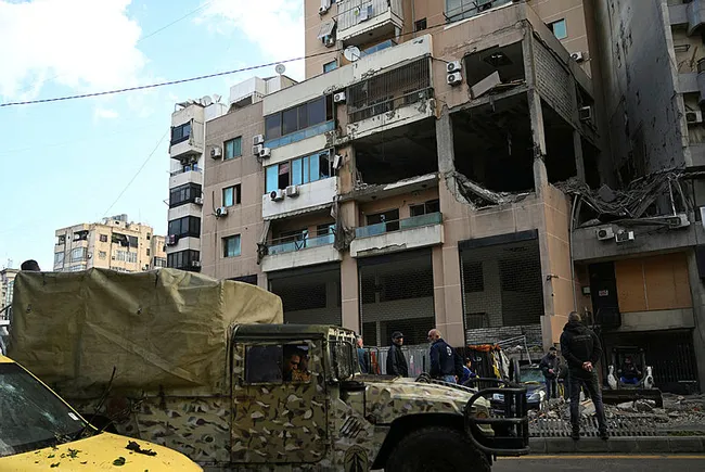 hamasin-2-numarasi-aruriye-yonelik-suikastin-yapildigi-beyruttan-canli-yayin-bolgede-son-durum-ne-1704272565240.jpg Hamas'ın 2 numarası Aruri’ye yönelik suikastın yapıldığı Beyrut'tan canlı yayın! Bölgede son durum ne? - 4