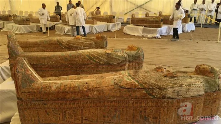 Bilim insanları Mısır'da bulunan 2 bin 500 yıllık tabutlar karşısında şaşkına döndü